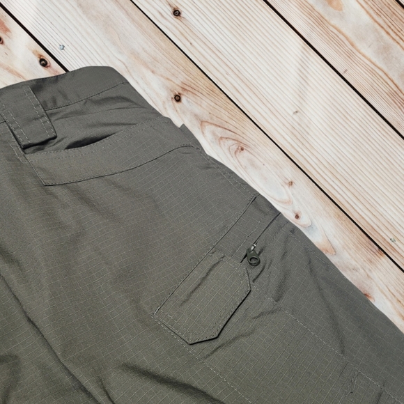 Men's Army Green Cargo Fishing Shorts Sz 36 - Picture 3 of 6